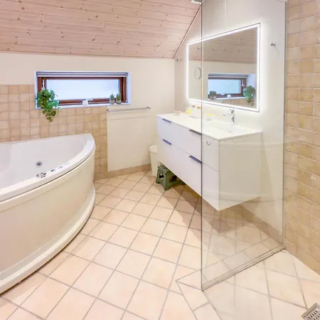 Awesome Apartment In Vaeggerlose With Wifi Apartmán *