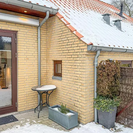 Apartmán Awesome Apartment In Vaeggerlose With Wifi Bøtø By