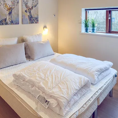 Awesome Apartment In Vaeggerlose With Wifi Bøtø By